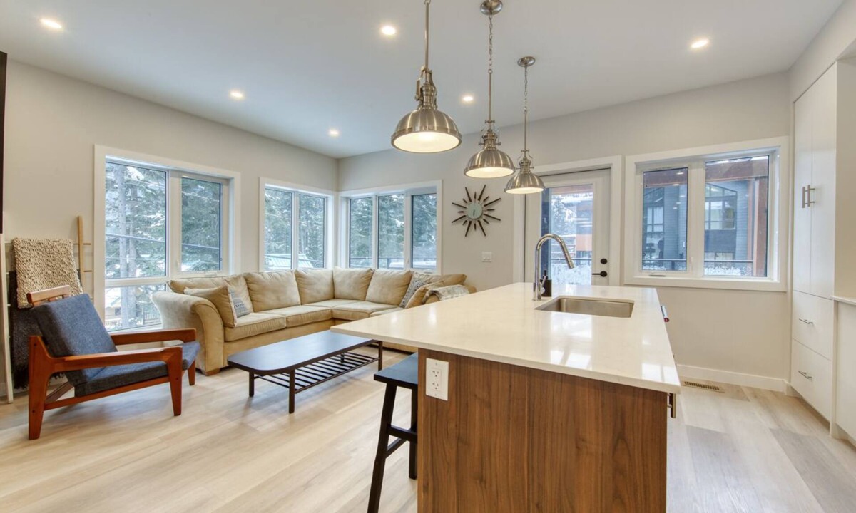 Panorama House | Beautiful, modern Slopeside 5 bedroom townhome