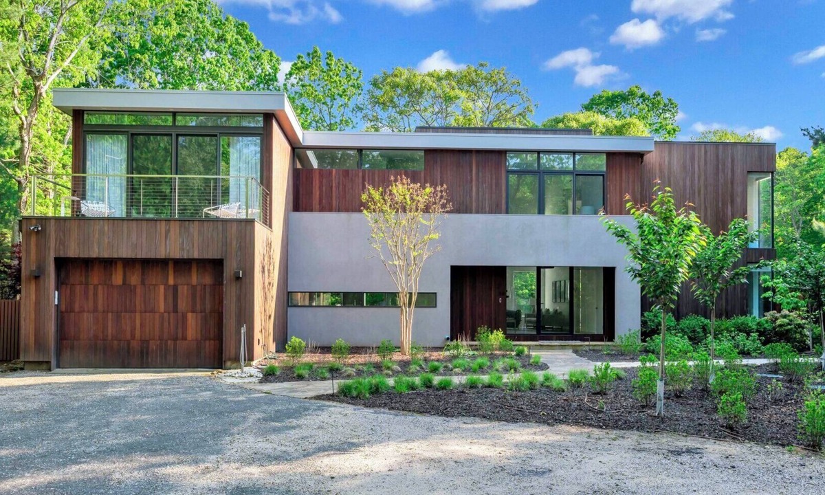 Northwest Harbor House | Beautiful Modern East Hampton Home, Chic Dcor, Double Height Ceilings,.