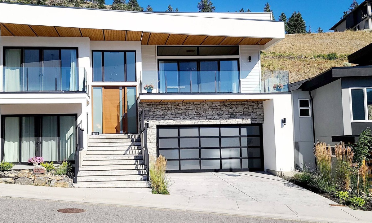 McKinley House | BEAUTIFUL MODERN WATER VIEW HOME AVAILABLE