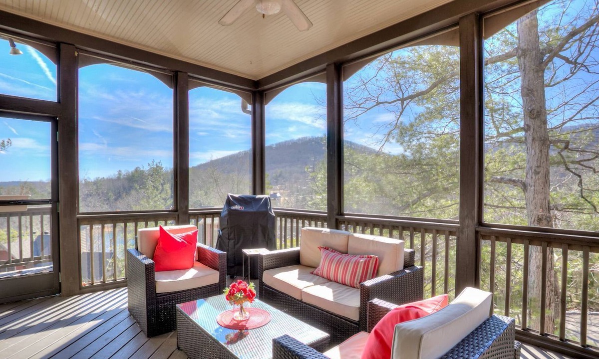 Big Canoe Cabin | Beautiful mountain views in Big Canoe - Camp Paws