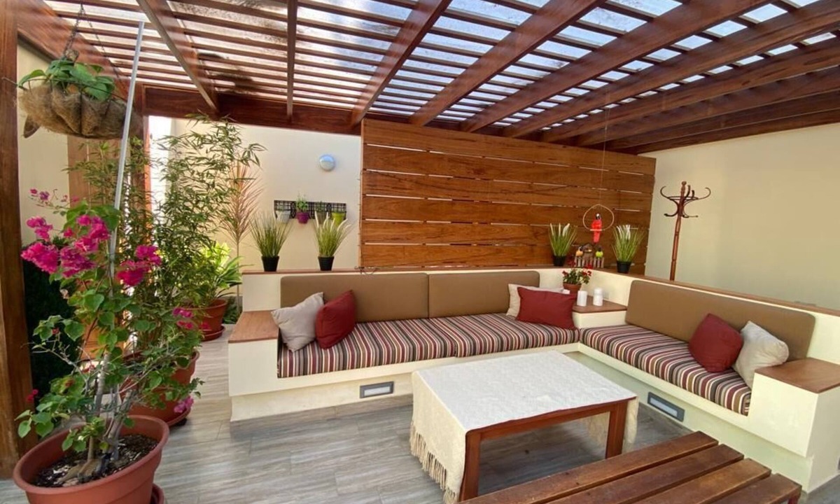 La Punta House | Beautiful, newly remodeled home, just steps from the Cantolao Beach