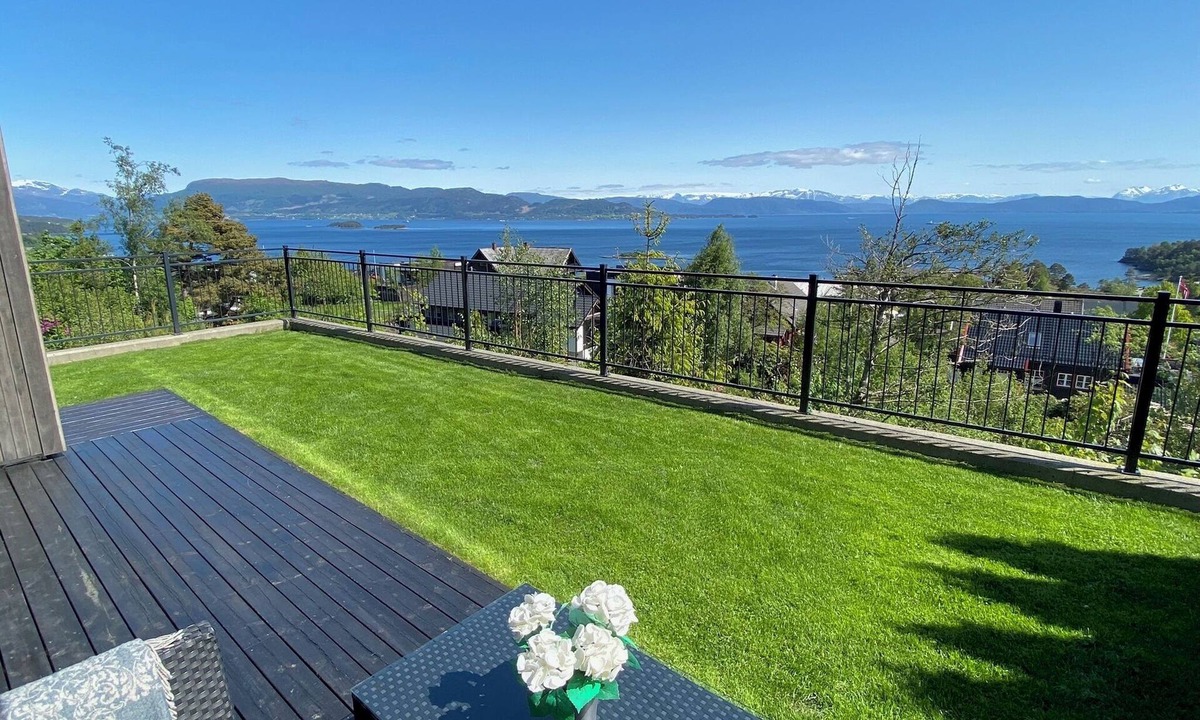 Osoyro Apartment | Beautiful ocean and fjord view short distance to Bergen