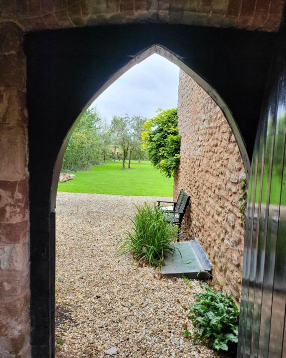 Fiddington Apartment | Beautiful One Bed Studio Flat - Dog Friendly
