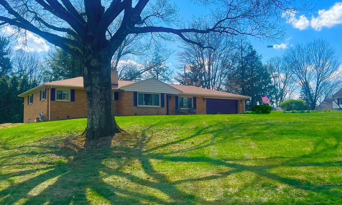 Washington House | Beautiful park-like setting 2 BR sleeps 8