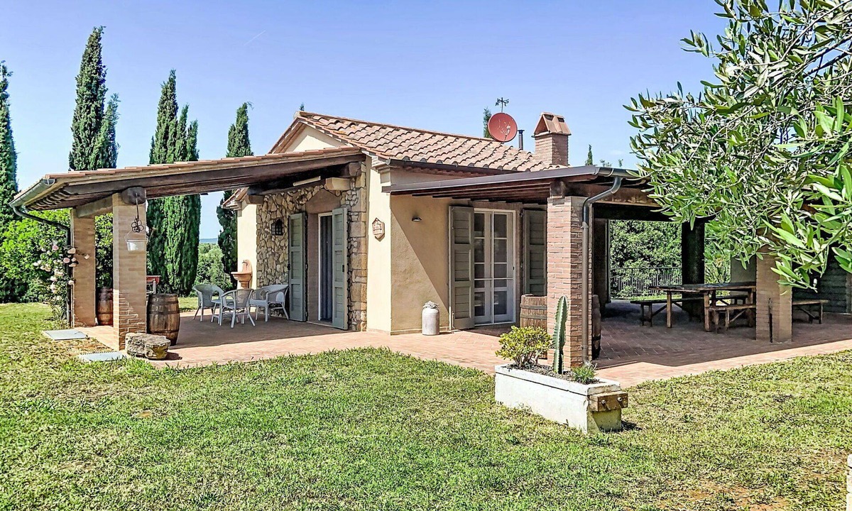 Casale Marittimo House | Beautiful private villa for 6 guests with WIFI, TV, terrace, pets allowed and panoramic view