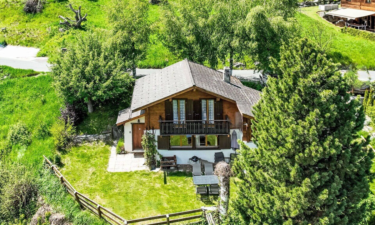 Nendaz House | Beautiful private villa for 6 people with WIFI, TV, balcony and pets allowed