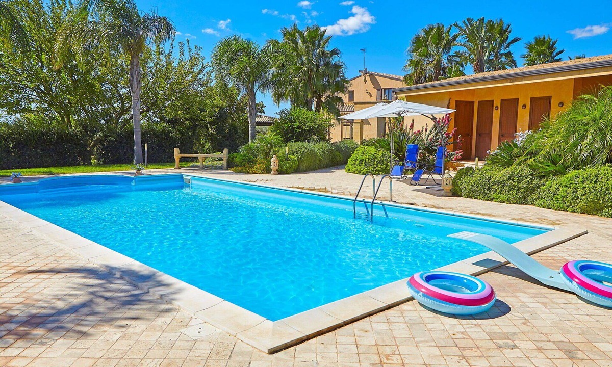 Castelvetrano Villa | Beautiful private villa with private pool, WIFI, A/C, TV, terrace, pets allowed and panoramic view