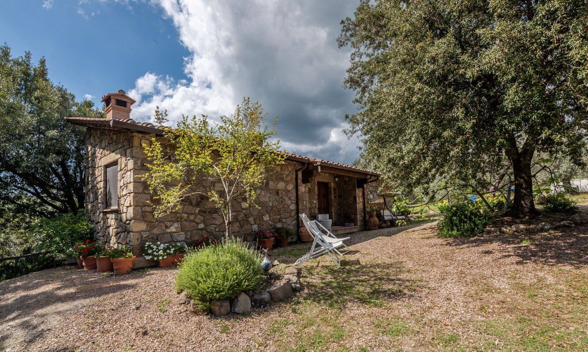 Roccastrada Villa | Beautiful private villa with private pool, WIFI, TV, patio, pets allowed and panoramic view