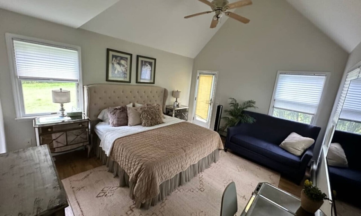 Stony Brook Apartment | Beautiful Private Room Near Stony Brook University