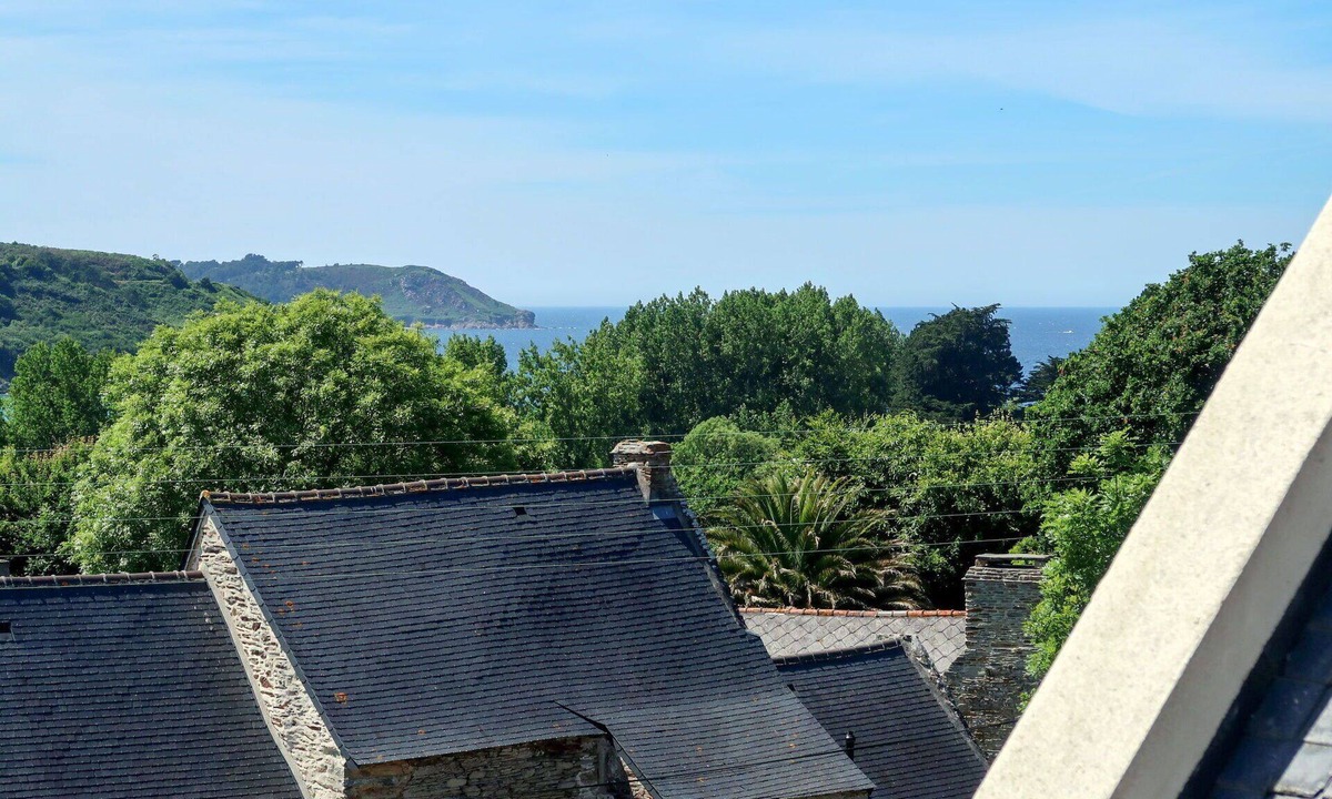 Locquirec House | Beautiful private villa for 6 people with WIFI, TV, terrace and pets allowed