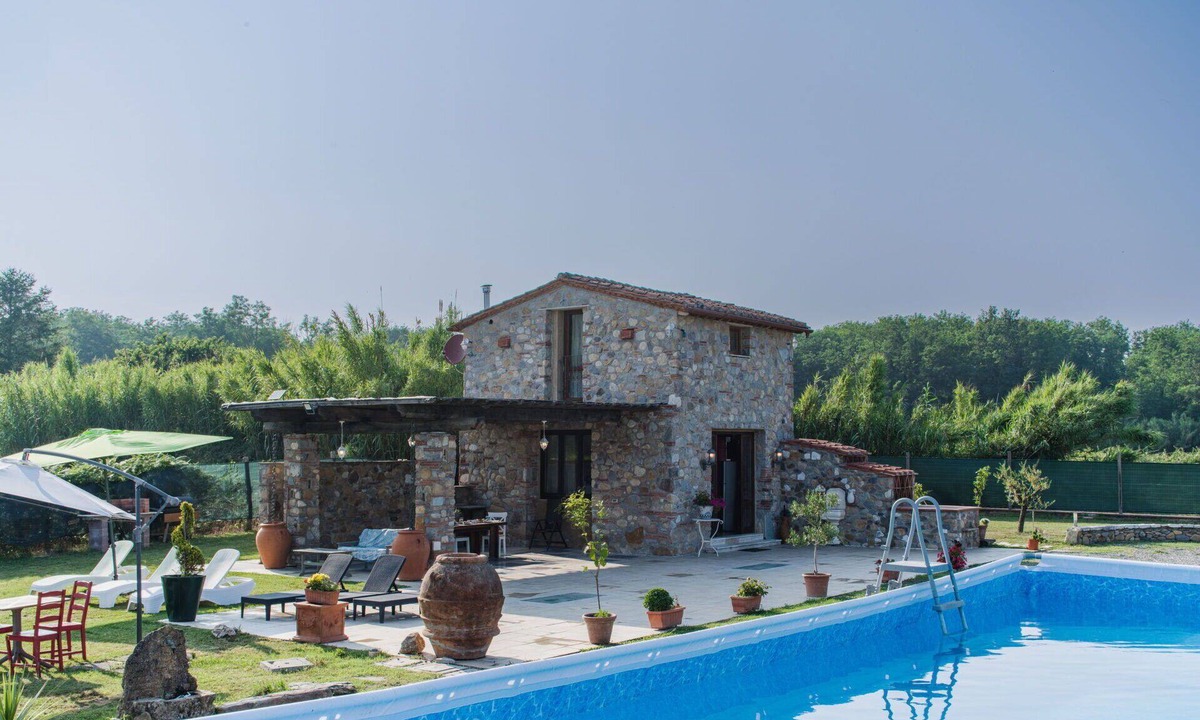Castelvecchio House | Beautiful private villa with hot tub, private pool, WIFI, A/C, TV, terrace and pets allowed