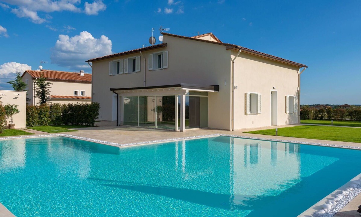 Monsummano Terme Villa | Beautiful private villa for 13 guests with A/C, hot tub, private pool, WIFI, sauna, TV and patio