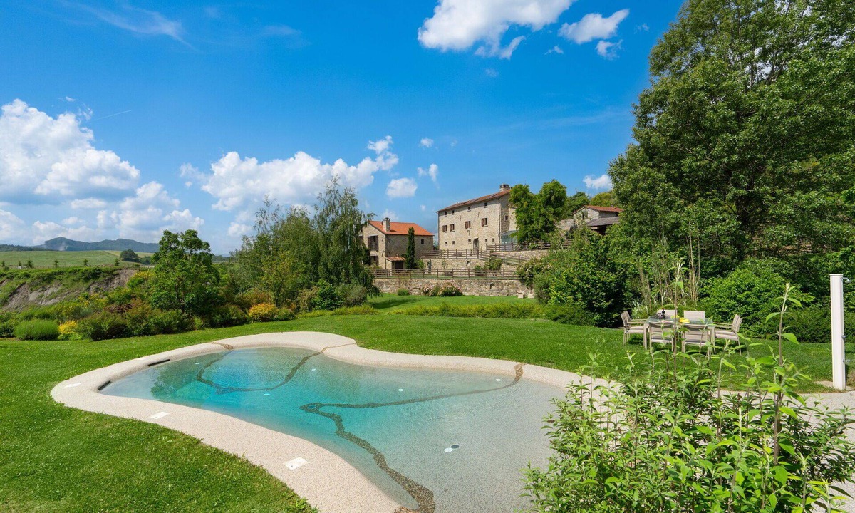 Firenzuola Villa | Beautiful private villa for 18 guests with A/C, private pool, WIFI, TV, patio and panoramic view