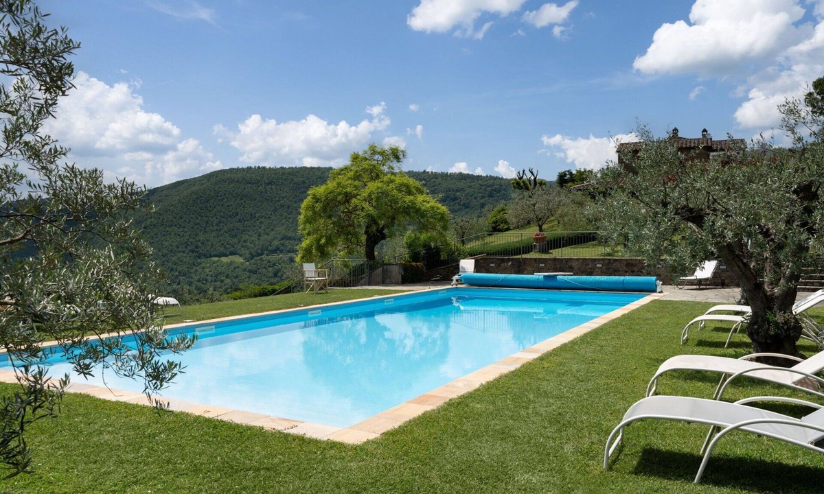 Subbiano Villa | Beautiful private villa with A/C, WIFI, hot tub, private pool, TV and terrace, close to Arezzo