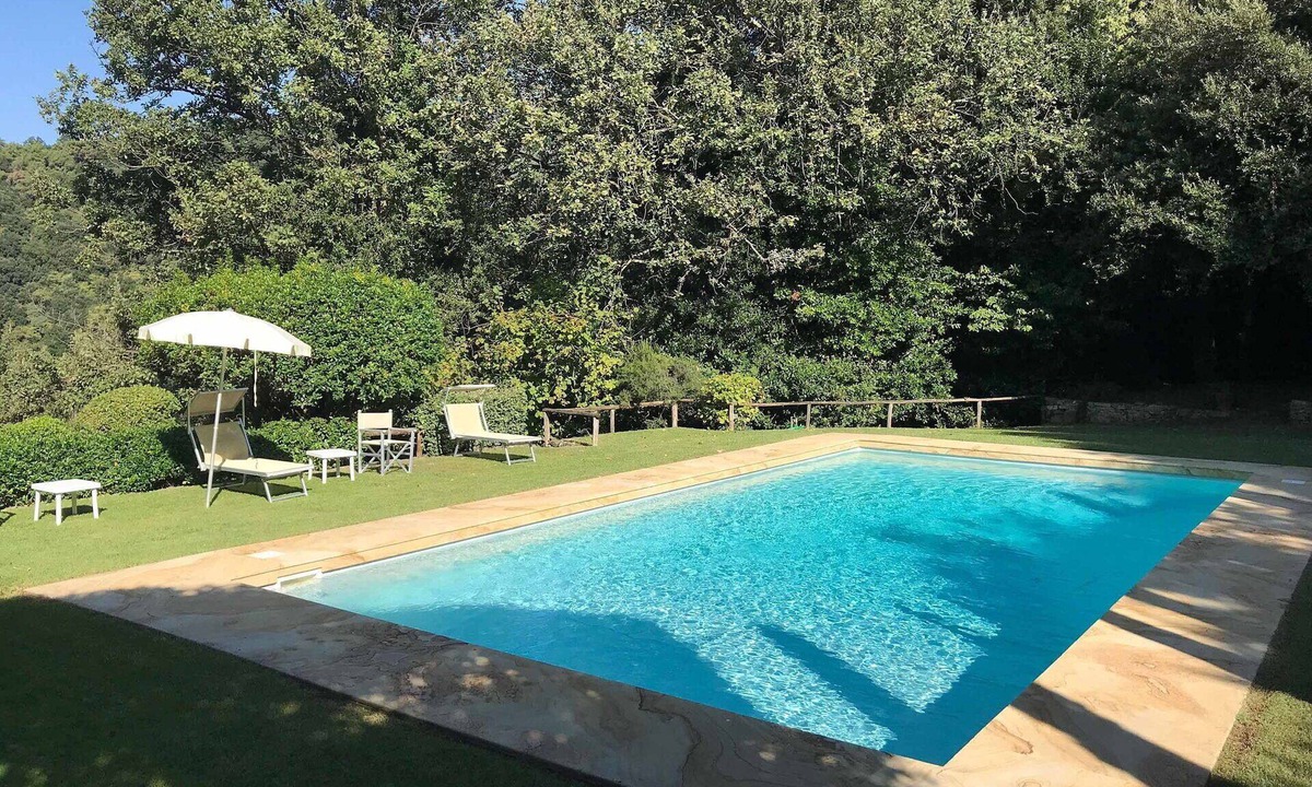 Compignano Villa | Beautiful private villa for 4 people with pool, WIFI, TV, patio and panoramic view, close to Lucca