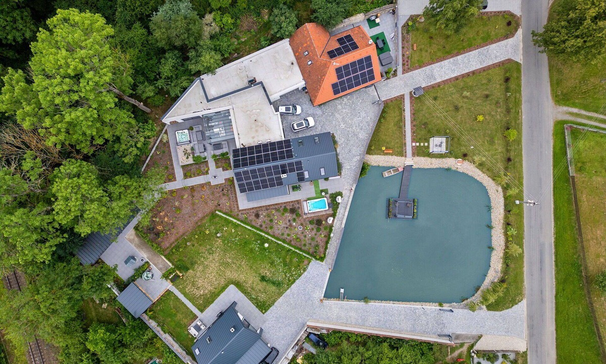 Dolni Laz House | Beautiful private villa for 6 guests with A/C, WIFI, hot tub, TV and terrace