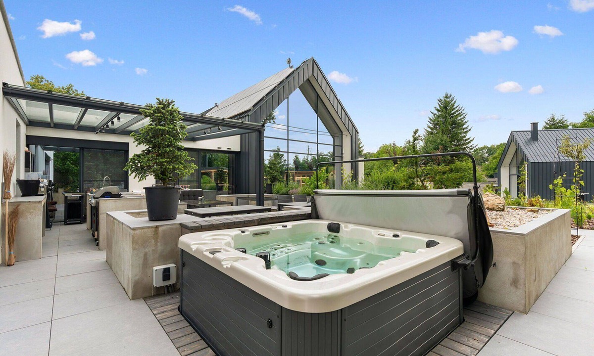 Dolni Laz House | Beautiful private villa for 10 people with hot tub, WIFI, TV, terrace and pets allowed