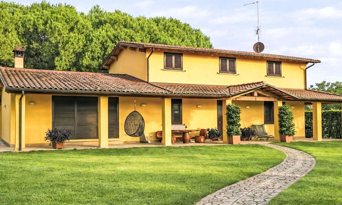 Arezzo House | Beautiful private villa for 4 guests with WIFI, A/C, TV and patio