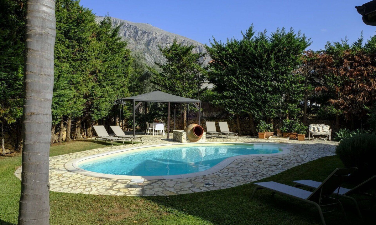 Cinisi Villa | Beautiful private villa for 7 guests with private pool, A/C, WIFI, TV and patio