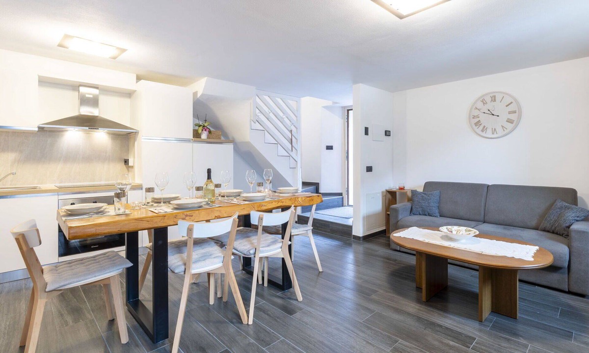 Valtellina House | Beautiful private villa for 6 people with WIFI, TV, patio and pets allowed