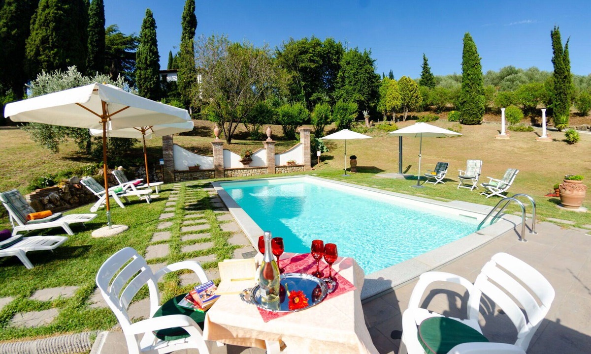 Uzzano Villa | Beautiful private villa for 10 guests with private pool, WIFI, A/C, TV and pets allowed