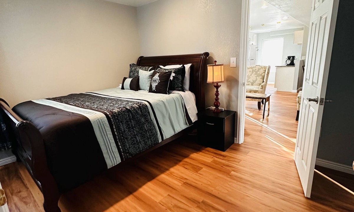 Centennial House | Beautiful, Private Walk-out Basement in Centennial
