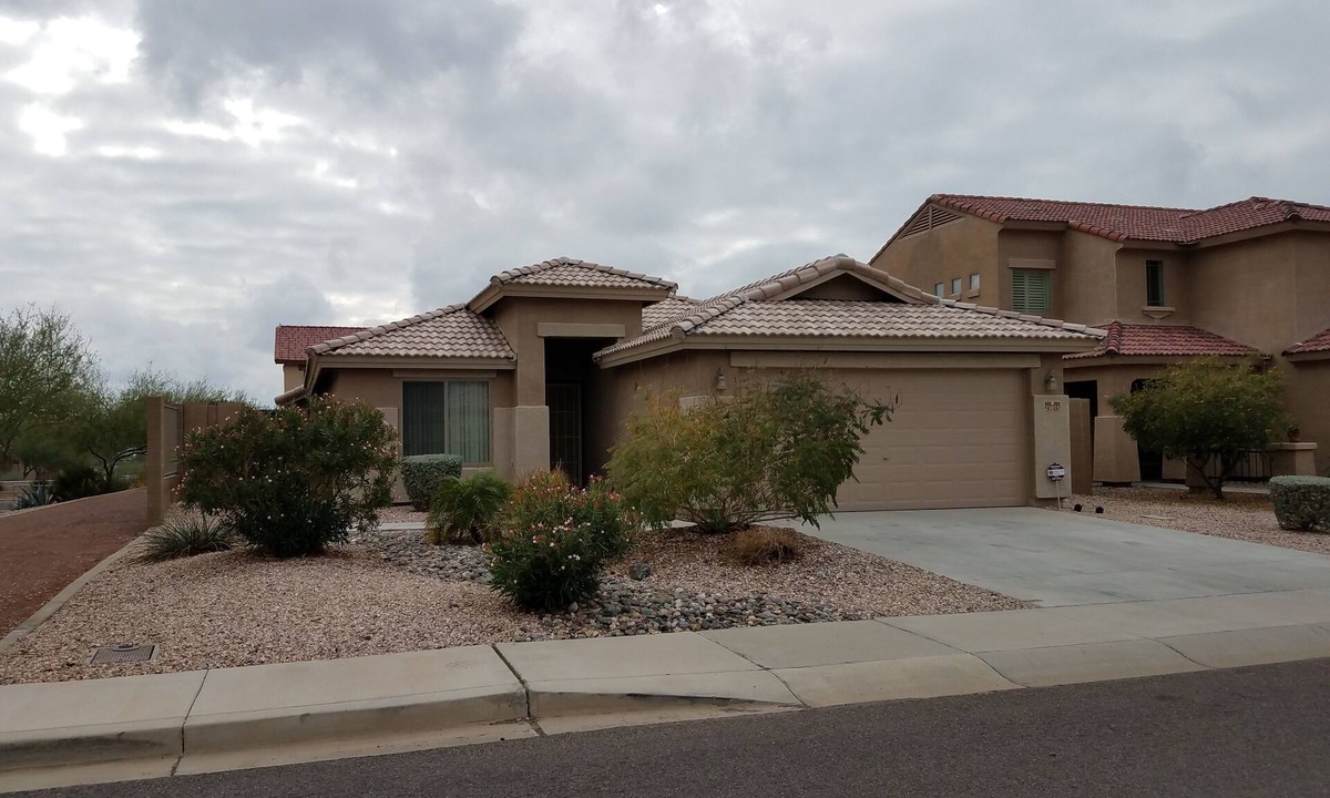 Sundance House | Beautiful Property with Jacuzzi In Buckeye Sleeps 8