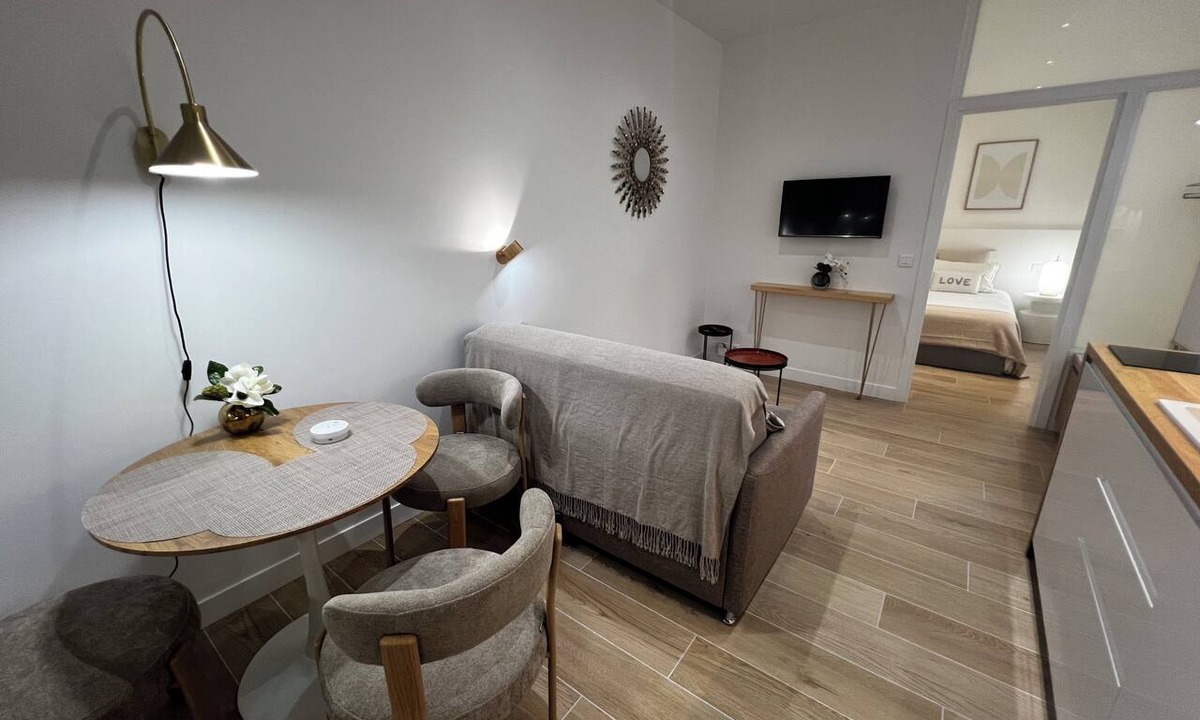 15th Arrondissement Apartment | Beautiful & quiet flat, ideally located