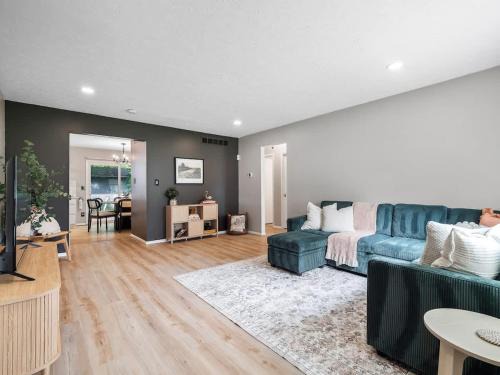 Cuyahoga Falls House | Beautiful Ranch with Outdoor Patio and Room for 6