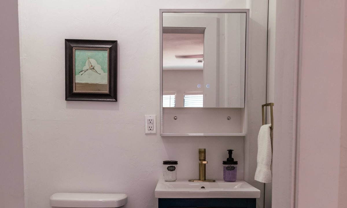 Lincoln Terrace Condo | Beautiful remodeled historical home in safe neighborhood downtown.