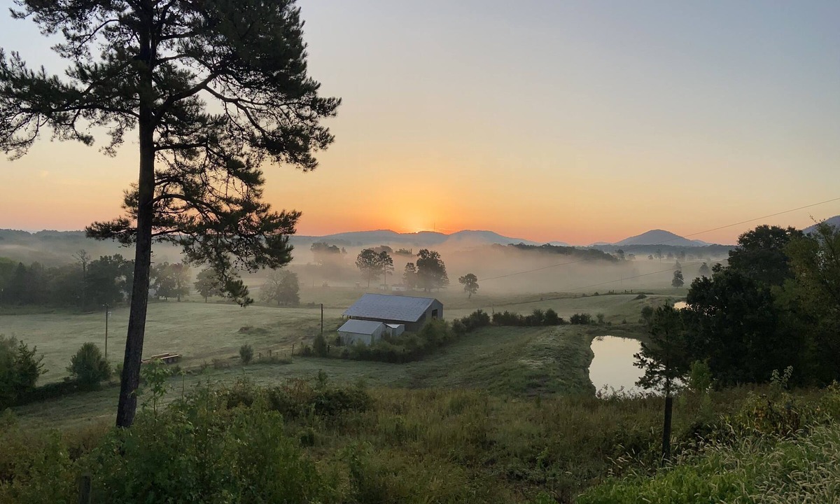 Mena House | Beautiful Renovated Home-Mena Mountain View-UTV Trails-CMA-MTB-Kayak & Much More