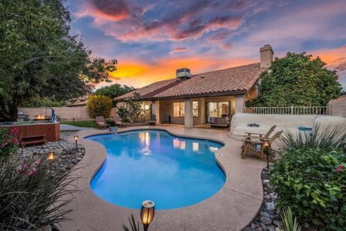 Sunset Ridge House | Beautiful Scottsdale Escape Heated Pool, Spa, & Putting Green
