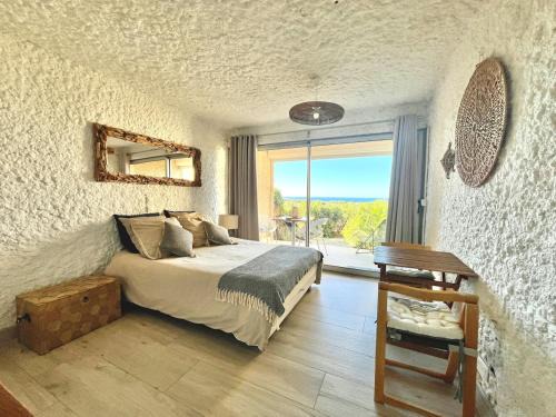 Marine de Saint Ambroggio Apartment | Beautiful sea view studio