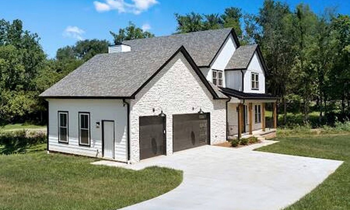 Mount Juliet Cottage | Beautiful Secluded Cottatge Nestled Amidst Trees in Mount Juliet, Tennessee