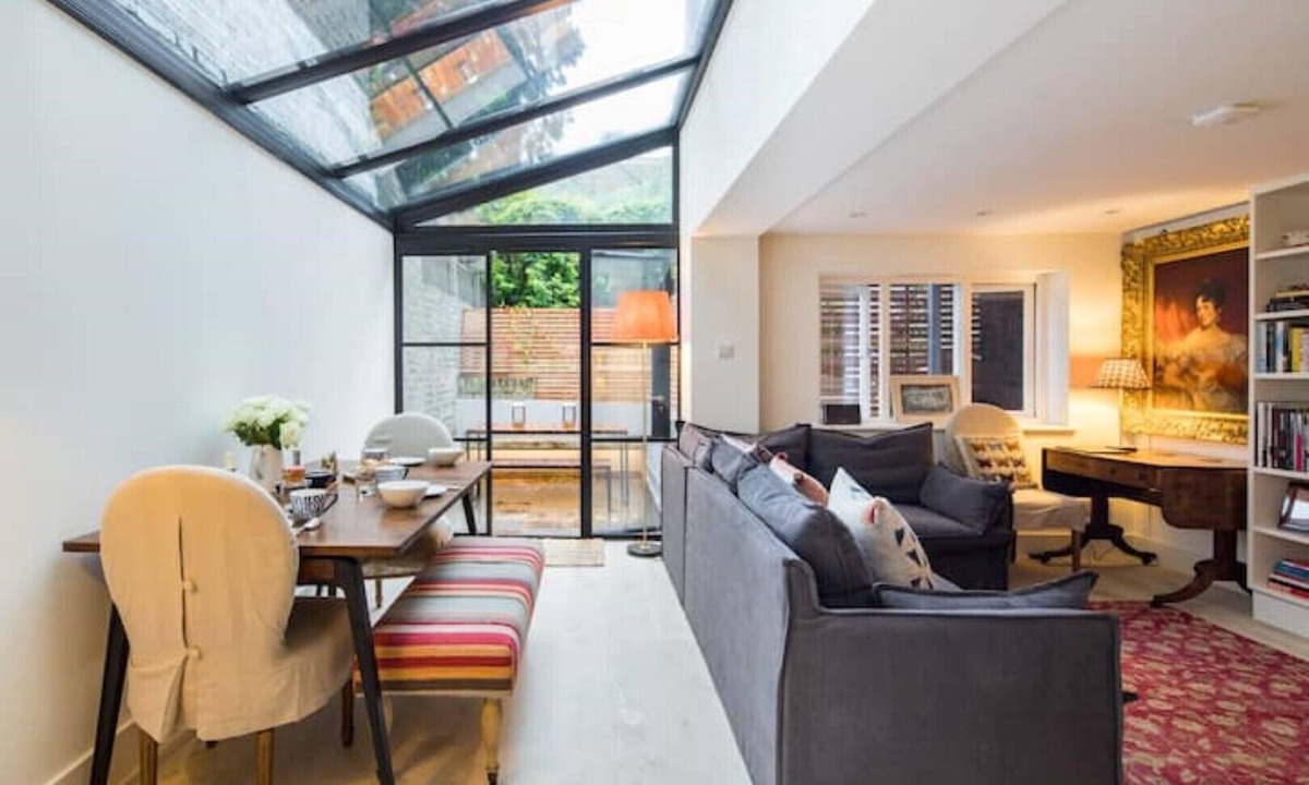 Kennington Apartment | Beautiful Separate Self Contained Garden Apartment