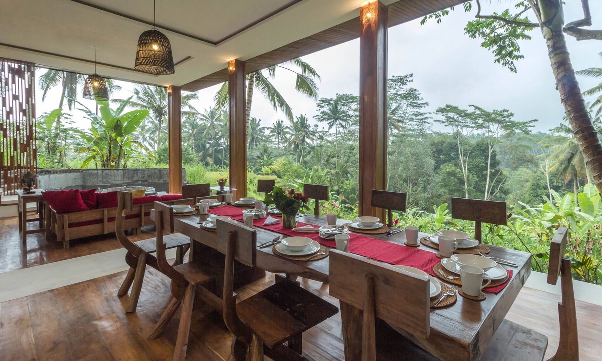 Keliki Villa | Beautiful, spacious private villa w/private infinity pool, full kitchen, & bar!