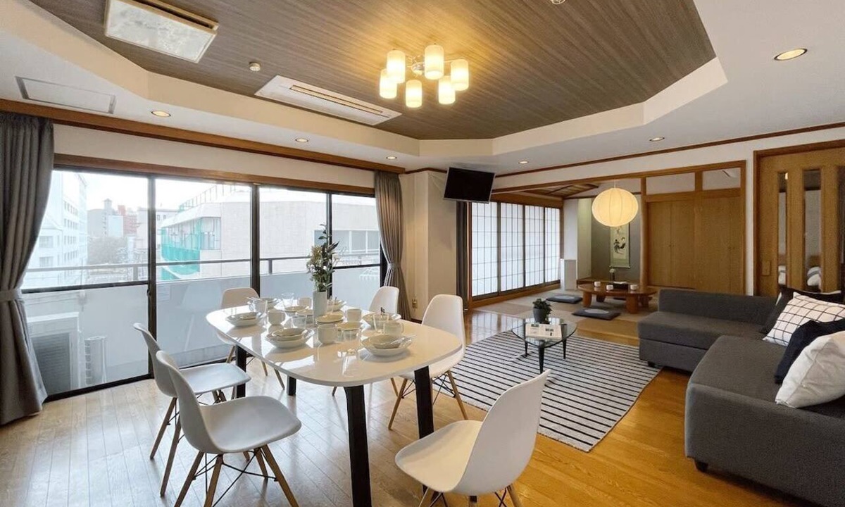 Hiroshima City Centre Apartment | Beautiful, spacious apartment next to Peace Park