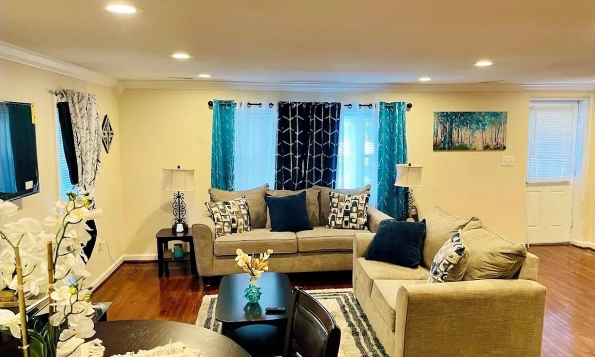 Norfolk House | Beautiful, spacious home in welcoming Norfolk. Perfect for traveling nurses!