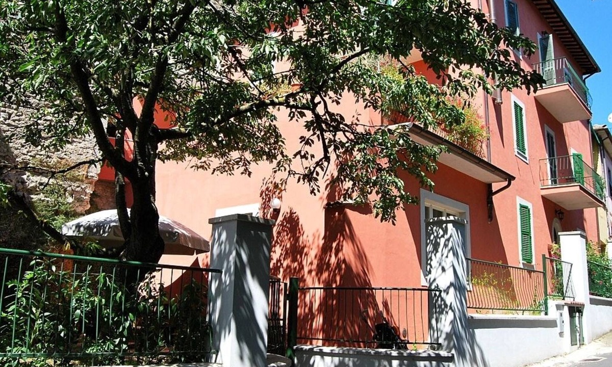 Acquasparta Apartment | Beautiful spacious 2 bedroom, vacation apartment in Umbrian Town Villa