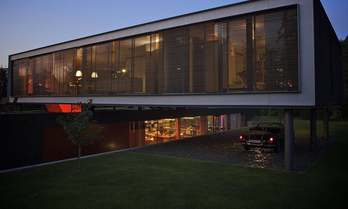Breda Villa | Beautiful spacious modern architect-designed villa with large garden