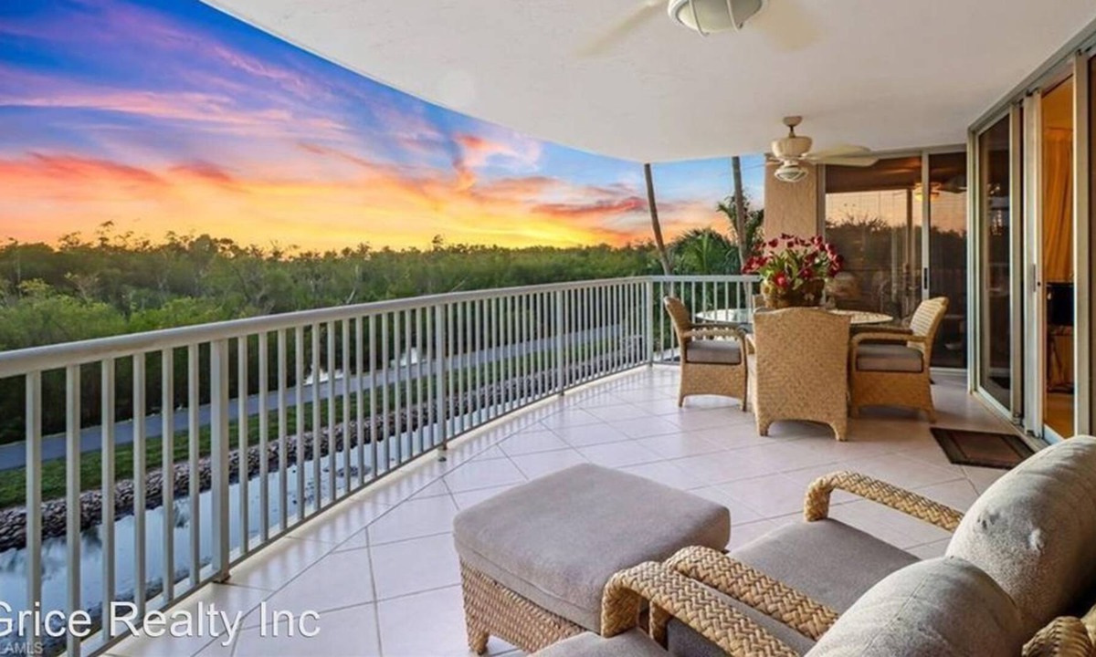 Pelican Bay Apartment | Beautiful Studio apartment (429376) by Houzlet