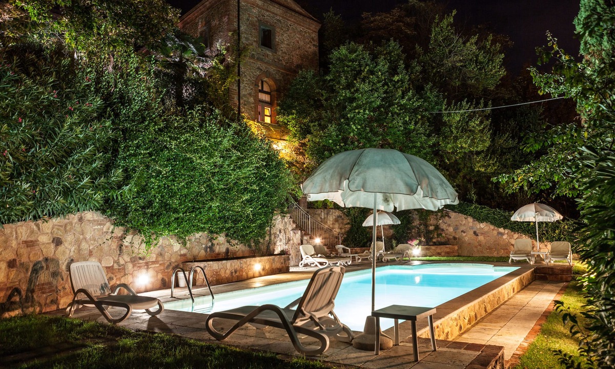 Sinalunga House | Beautiful studio located in a park with private garden, swimming pool, parking