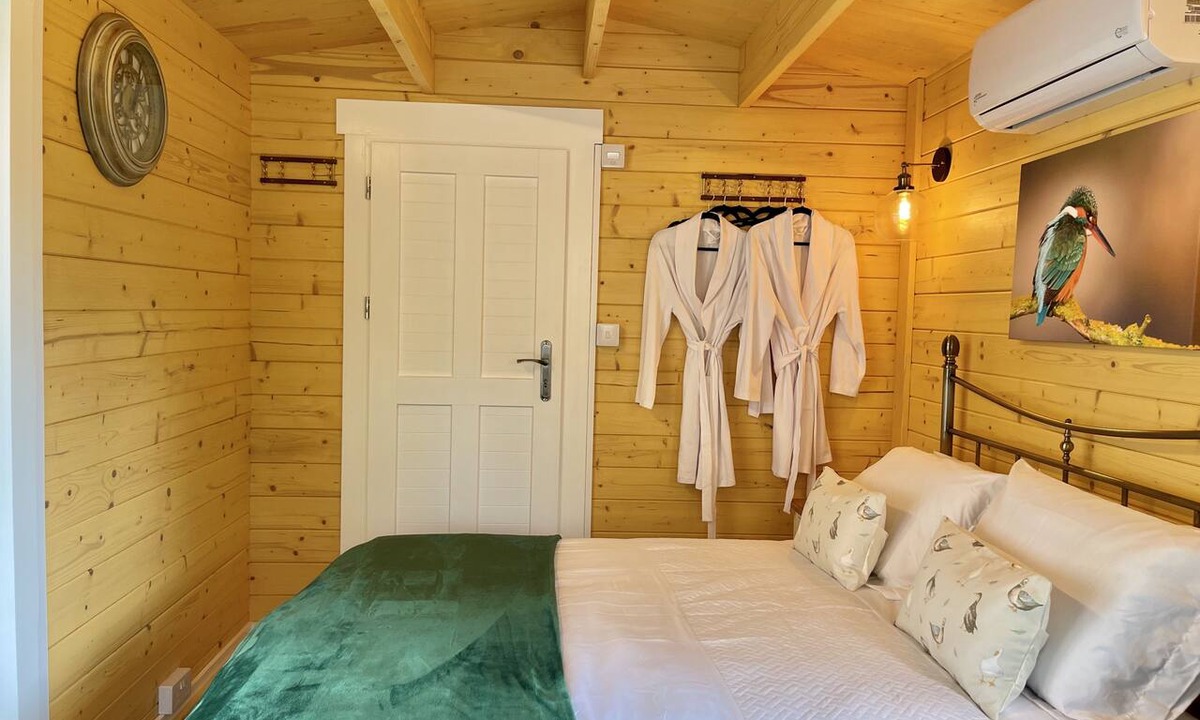 Littlebourne Apartment | Beautiful studio style lodge, located in the Kent countryside