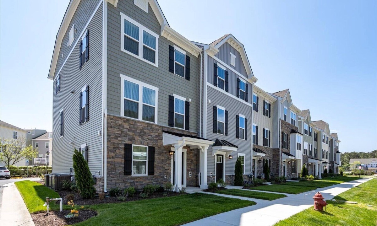 Bayside Condo | Beautiful Three Bedroom Townhome w/Nice Amenities