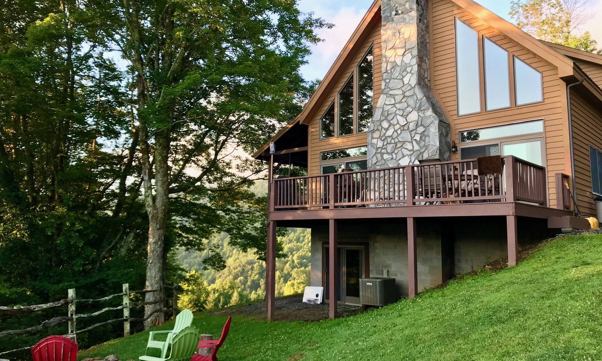 Wilson Creek Cabin | Beautiful timber frame home with spectacular mountain views. Secluded, fabulous.