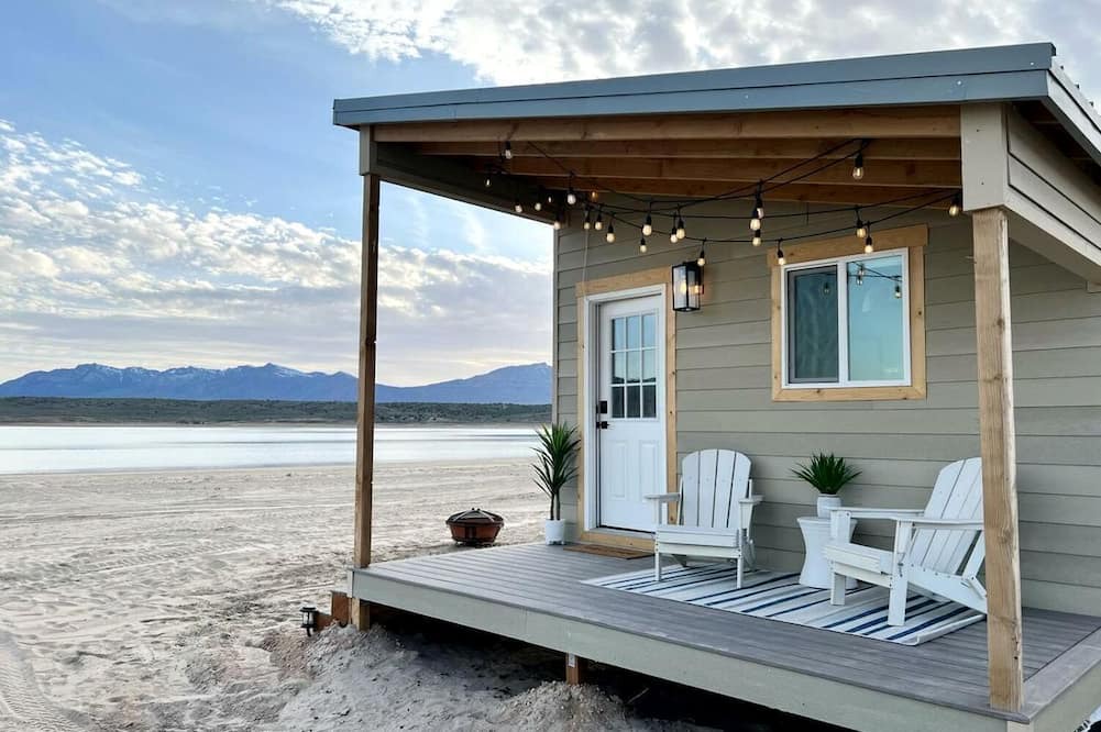 Levan House | Beautiful Tiny House on Yuba Lake for a Romantic Glamping Escape on the Beach with Incredible Views in Utah