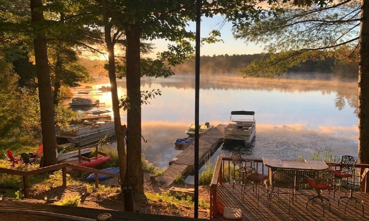 Mayfield House | Beautiful Traverse City Lakehouse - pets allowed
