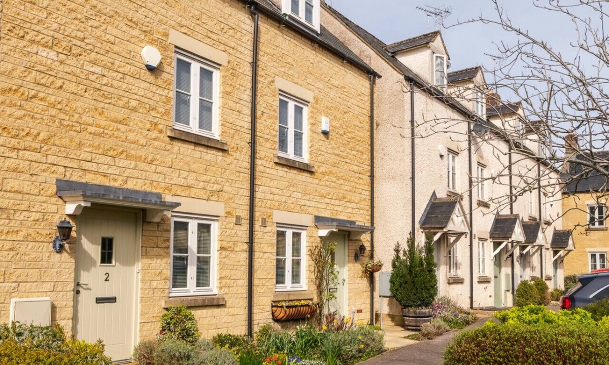 Stratton Villa | Beautiful Two Bedroom Home Near Cirencester