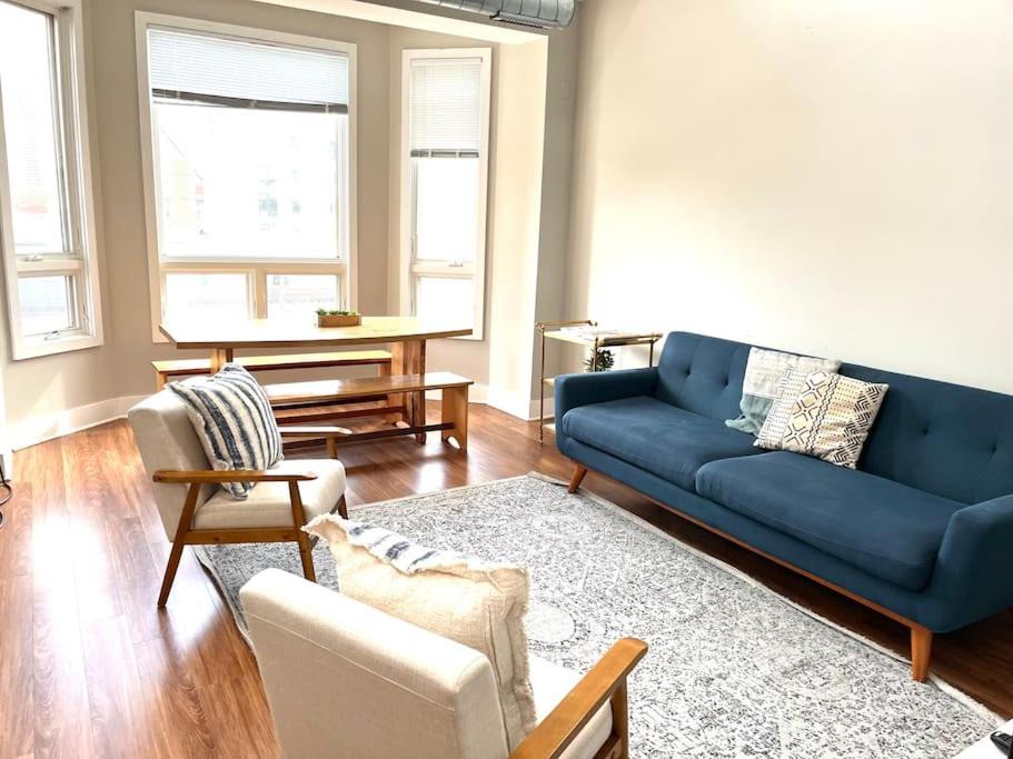River North Apartment | Beautiful Unit CHI in Prime River North - top floor