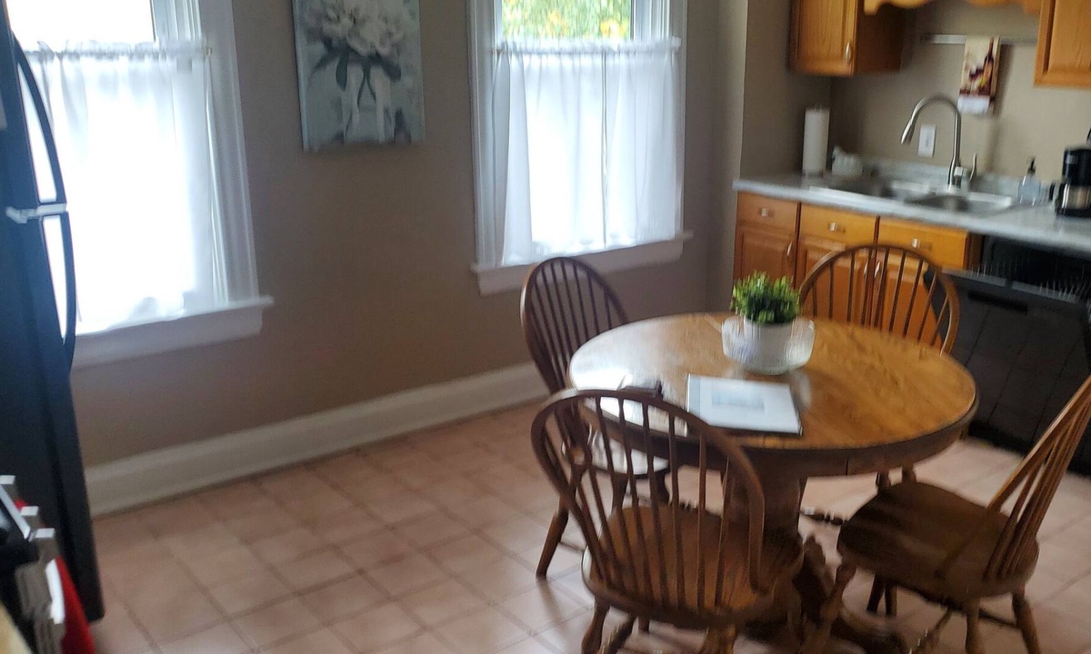 Roselawn Finance Apartment | Beautiful unit in college hill cincinnati